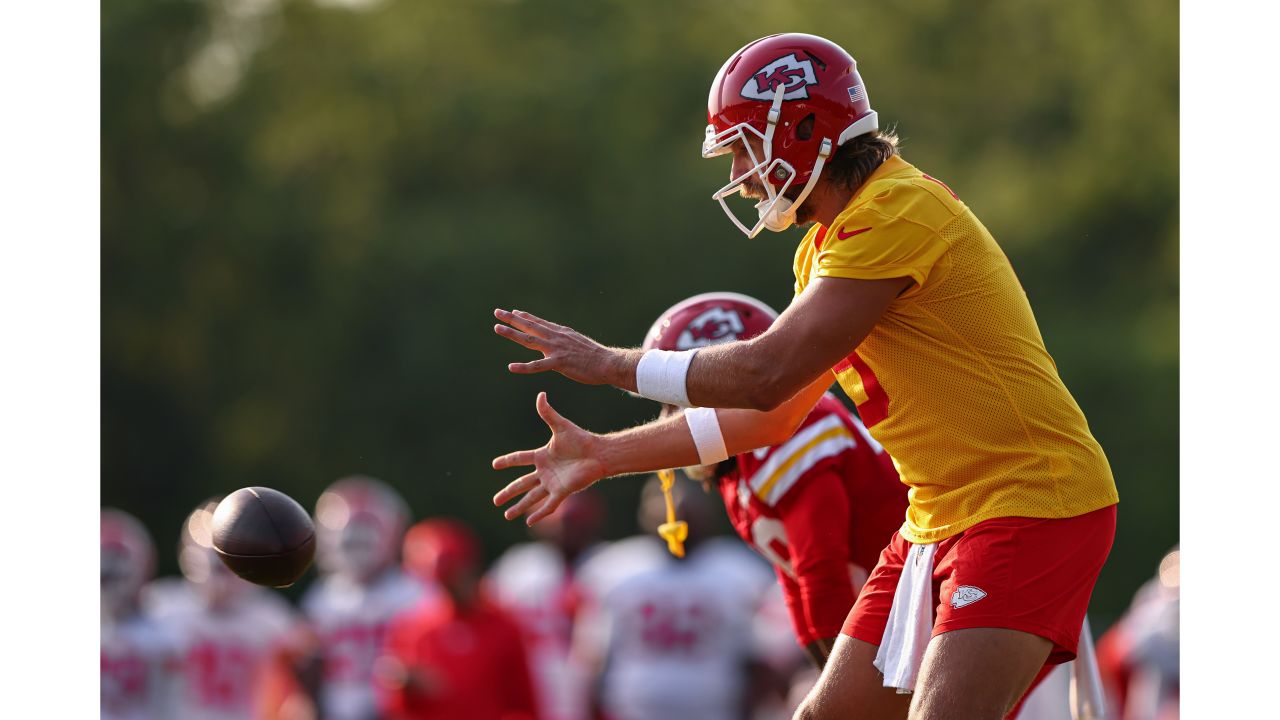 Kansas City Chiefs tight end Travis Kelce arrives at NFL football training  camp Monday, Aug. 15, 2022, in St. Joseph, Mo. (AP Photo/Charlie Riedel  Stock Photo - Alamy