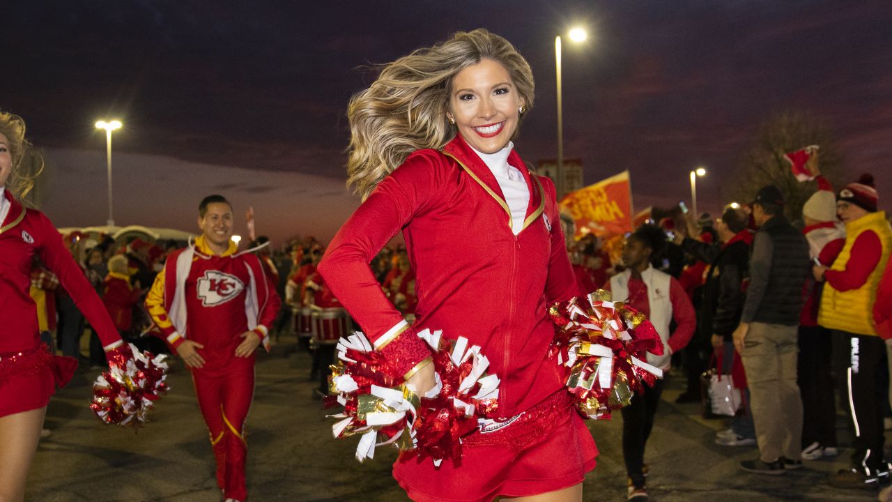 Kansas City Chiefs Cheerleaders Photos from Week 13 – Ultimate