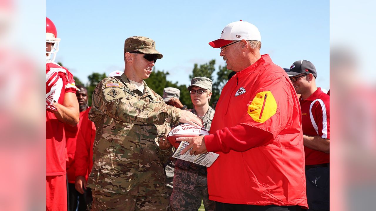 File:Kansas City Chiefs host military appreciation day at training camp  (7378597) (cropped).jpg - Wikipedia