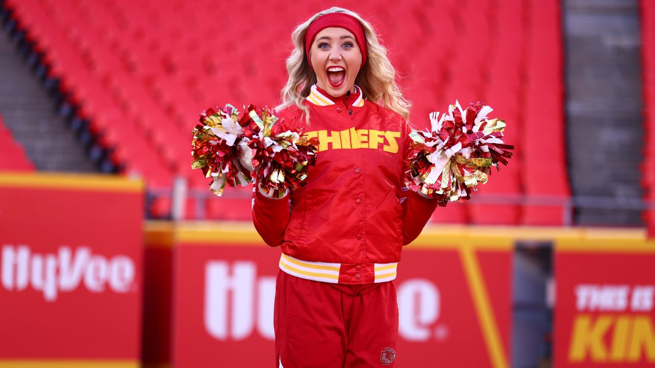 Photos: Chiefs Cheer and Entertainment from Week 10 vs