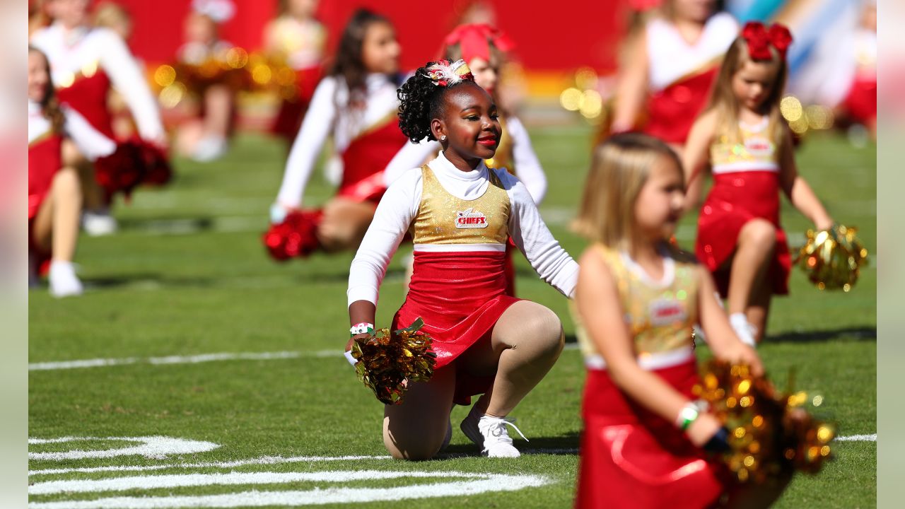 Chiefs Cheerleaders on X: This weekend is our Crucial Catch game! For all  games, but this one especially, we are cheering for our loved ones affected  by cancer ❤️ We encourage fans