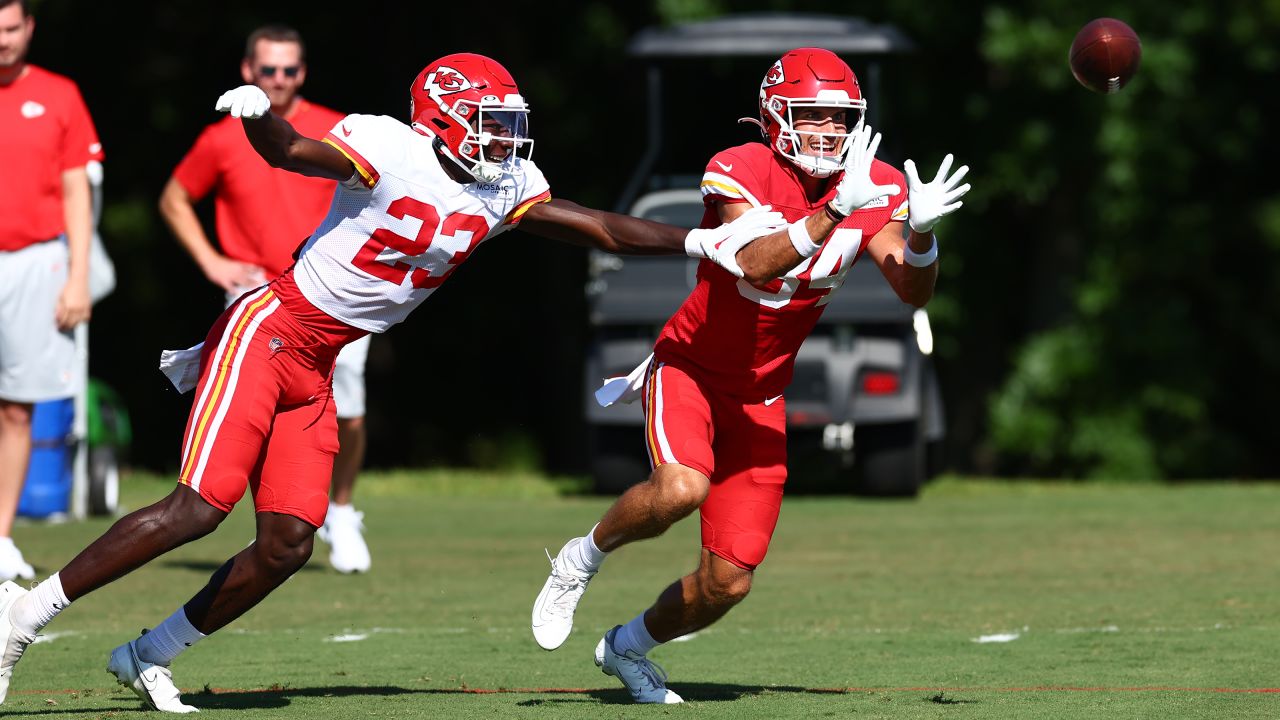 Chiefs win! Joplin-area fans line up at Academy Sports & Outdoors, News