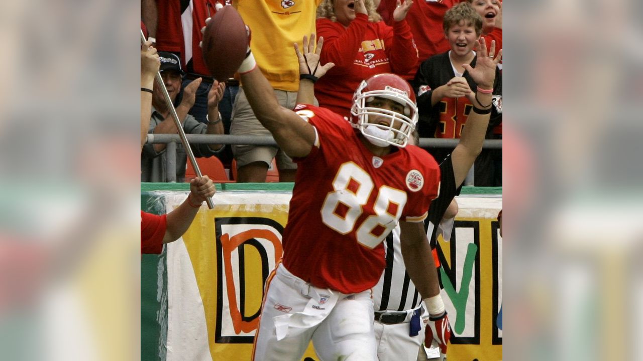 GOAT: Former Kansas City Chief Tony Gonzalez elected to NFL Hall of Fame