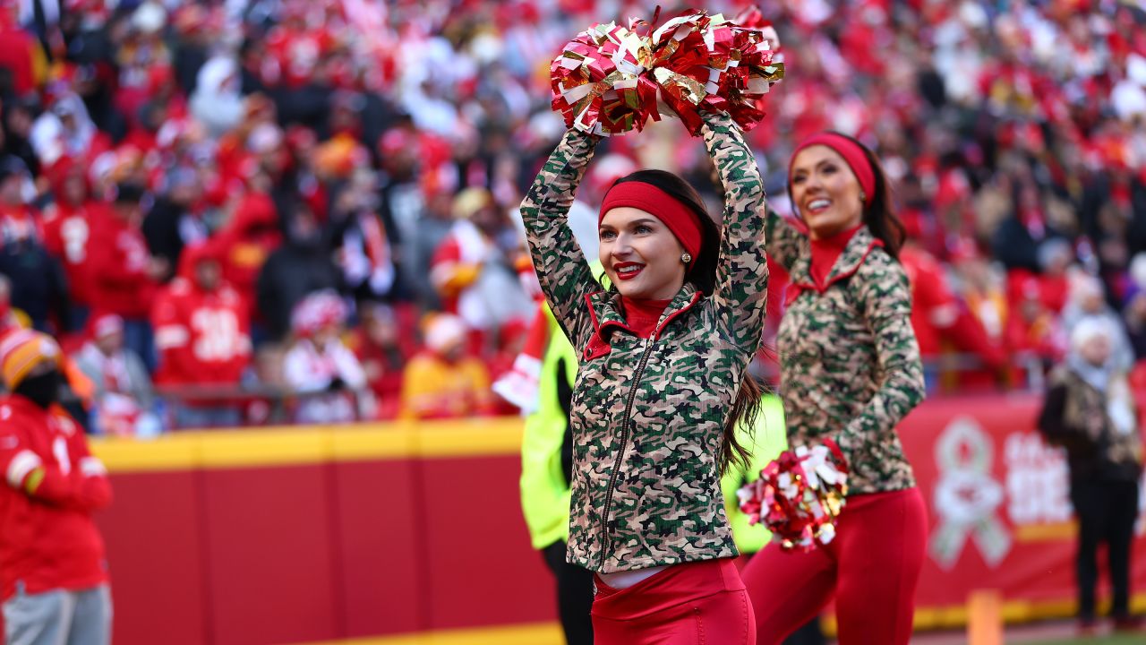 Photos: Chiefs Cheer and Entertainment from Week 10 vs. Jacksonville Jaguars