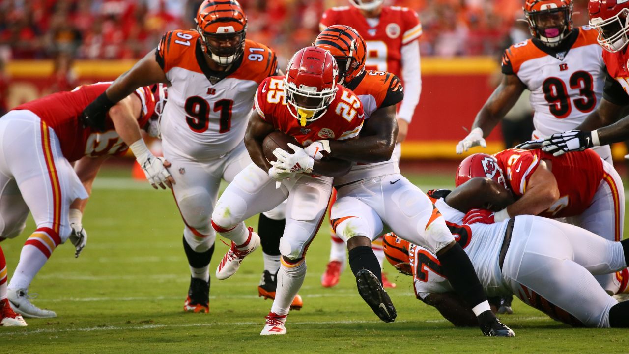 Photo Gallery: Chiefs vs. Bengals Game Action