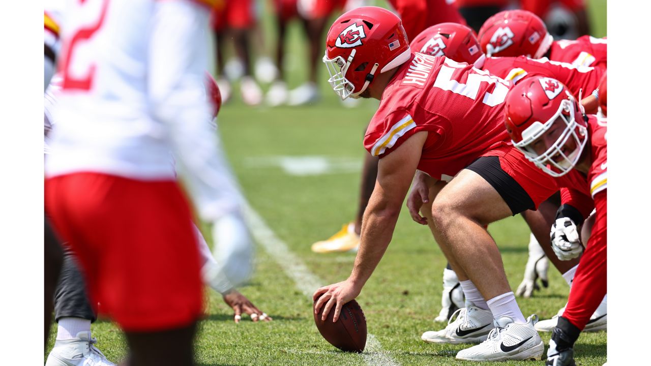 New-look Chiefs offensive line curating chemistry during offseason workouts