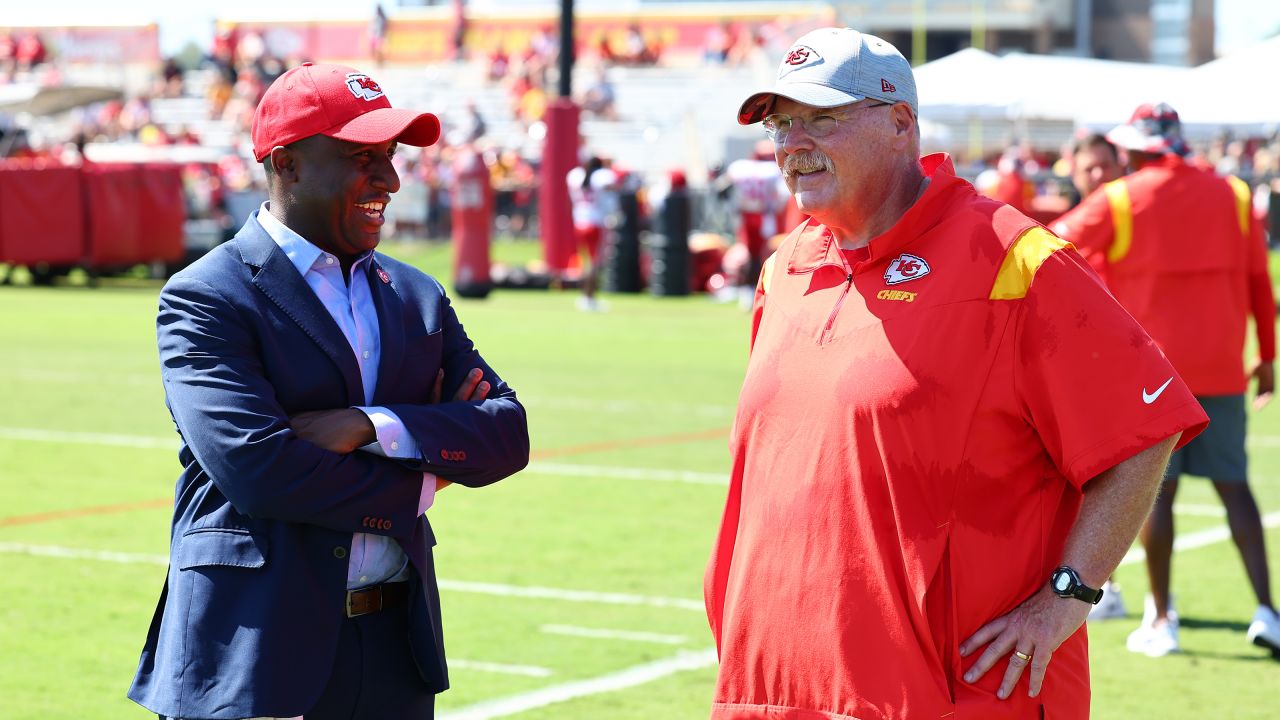 Chiefs win! Joplin-area fans line up at Academy Sports & Outdoors, News