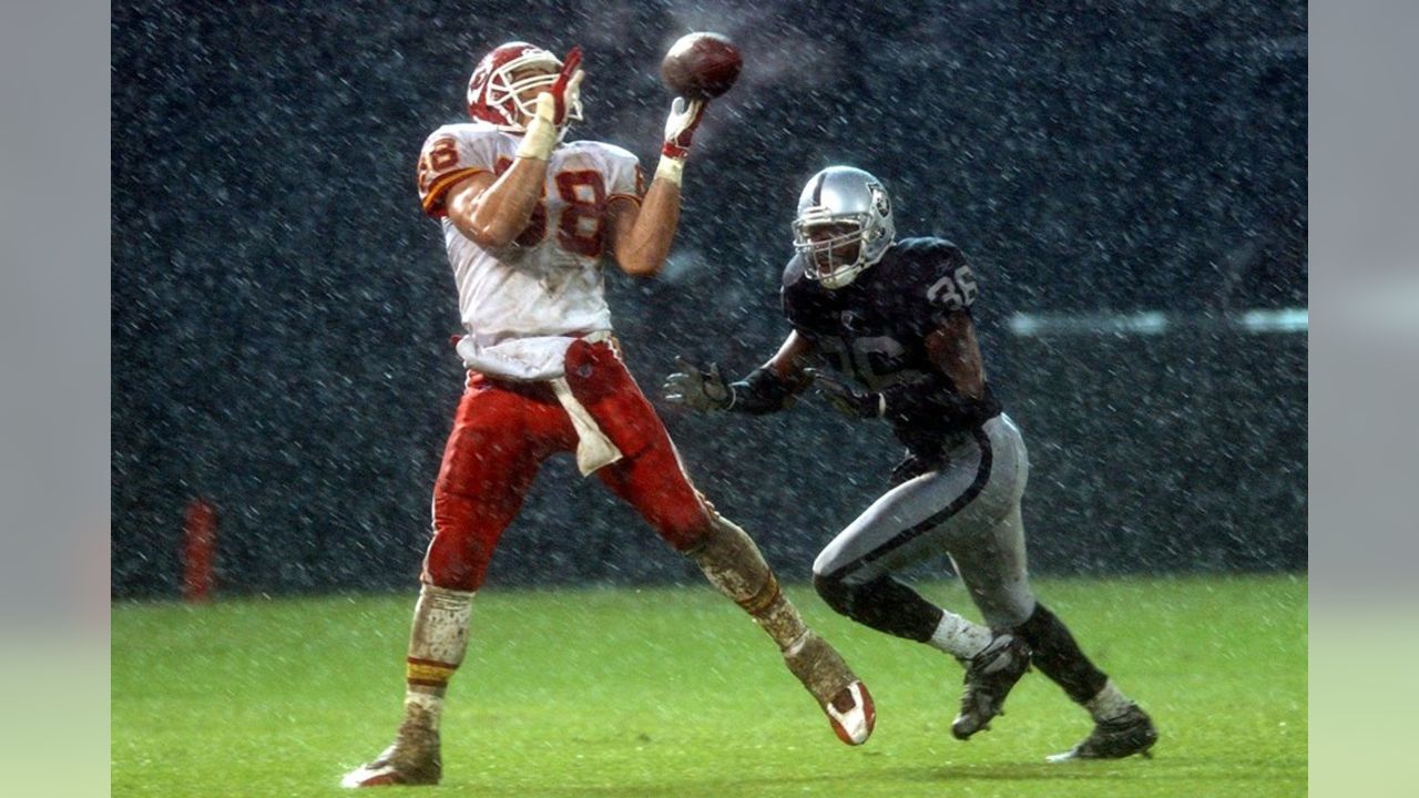 Freddy's Flashback: History of the Chiefs vs. Raiders 