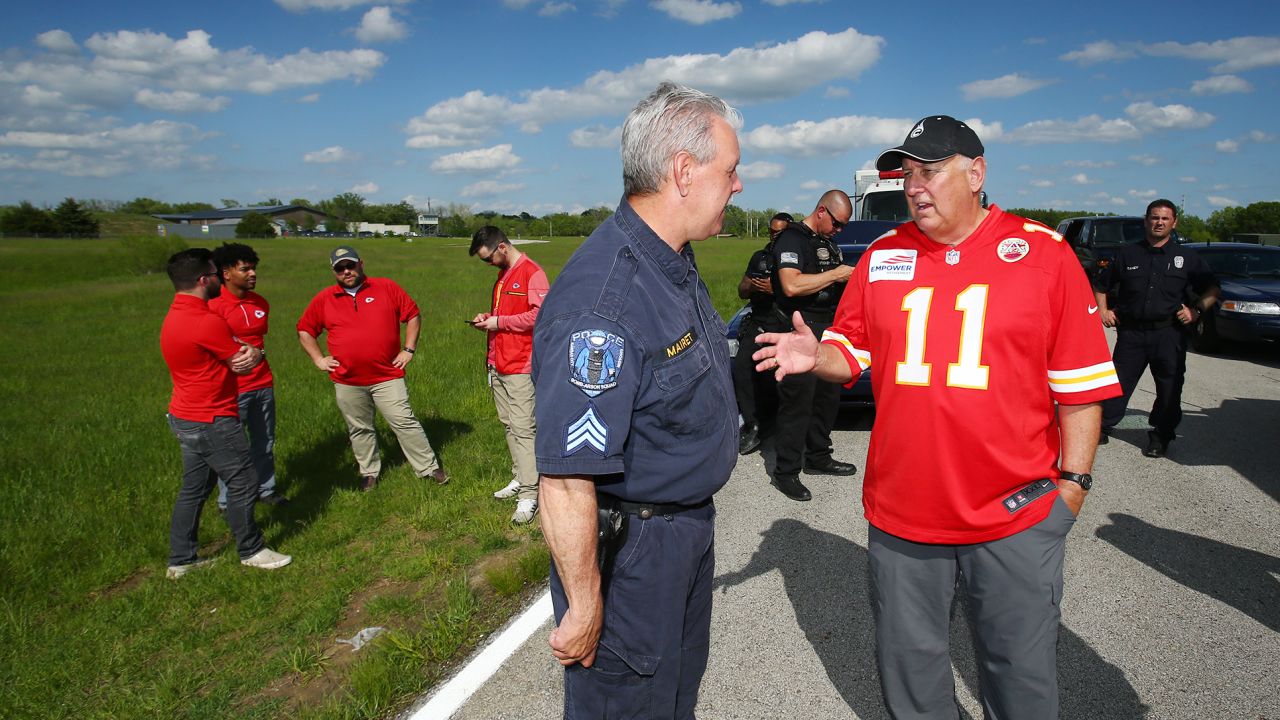 Patrick Mahomes Leads Visit to KC Regional Police Academy in Honor