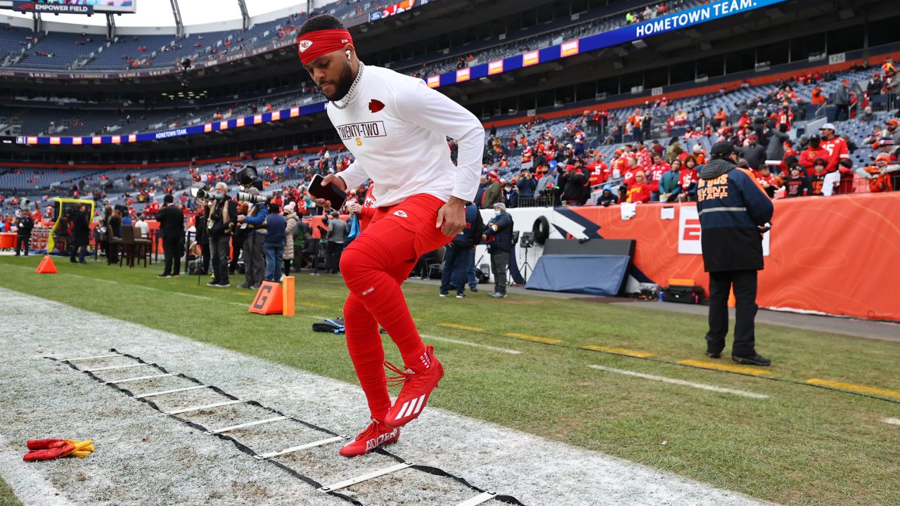 Photos: Warmups & Pregame from Week 18