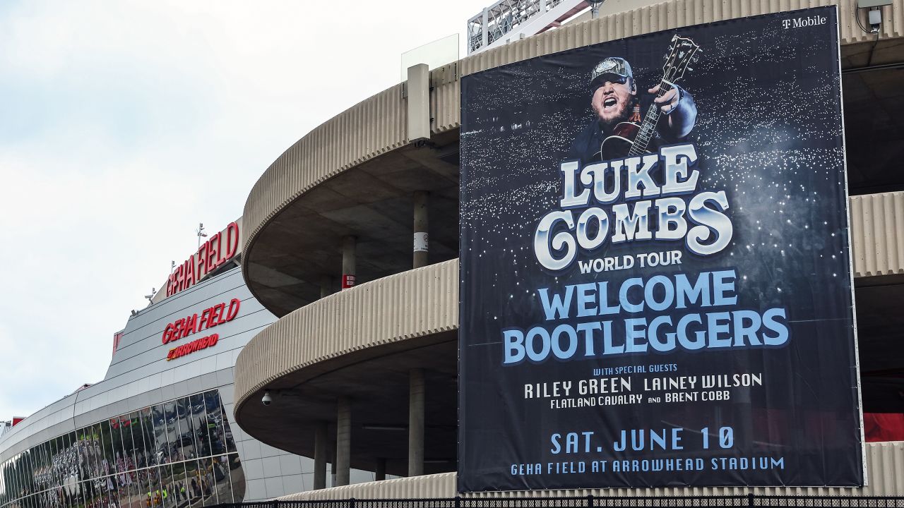 Luke Combs Kansas City MO GEHA Field at Arrowhead Stadium June 10