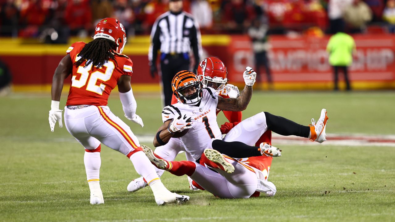 Photo Gallery: Chiefs vs. Bengals Game Action