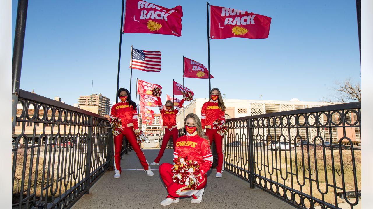 LEGO Kansas City Chiefs Run It Back Flag Build at LEGOLAND - KC Parent  Magazine