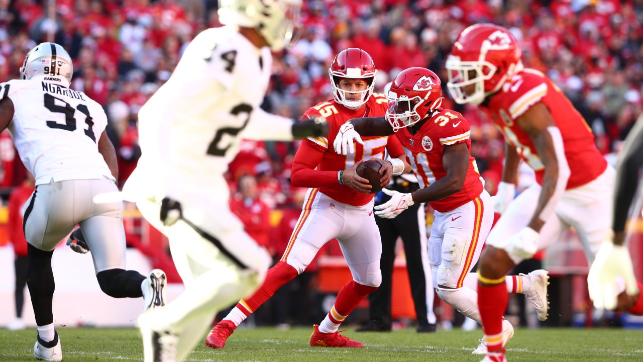 14,949 Raiders Vs Chiefs Photos & High Res Pictures - Getty Images