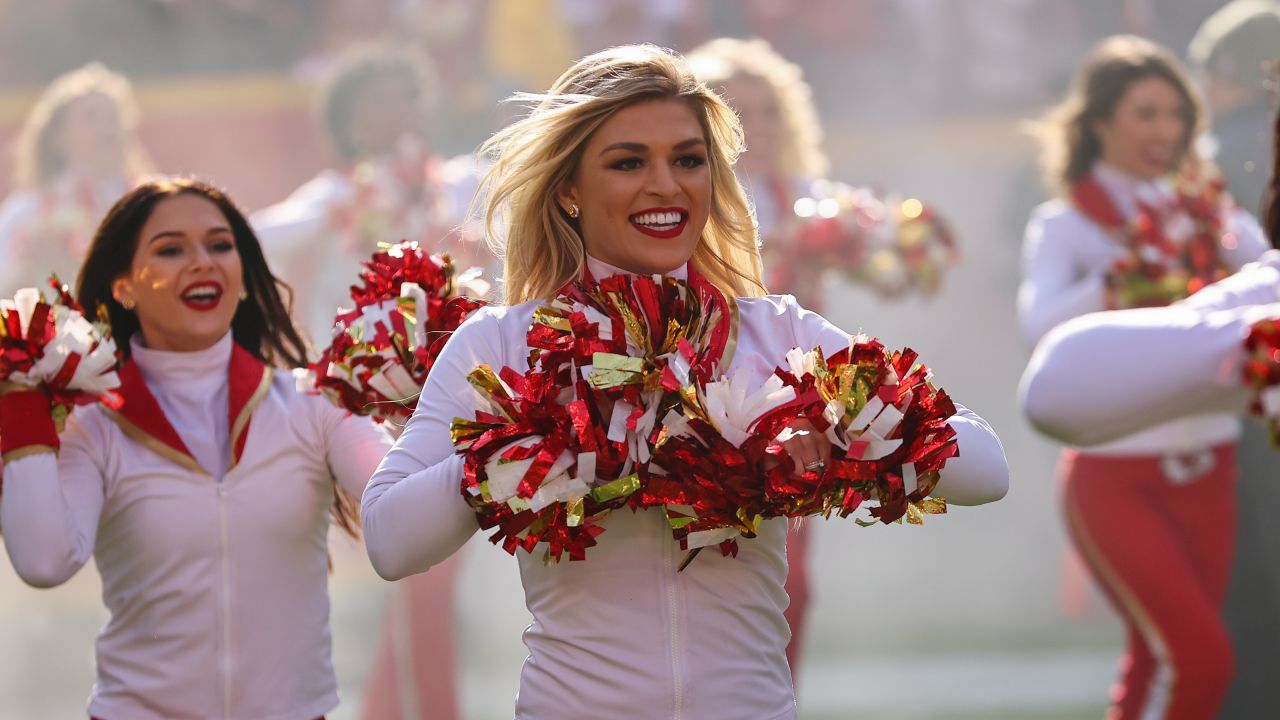 Chiefs and Bengals fans in Wisconsin cheer on teams in AFC Championship 