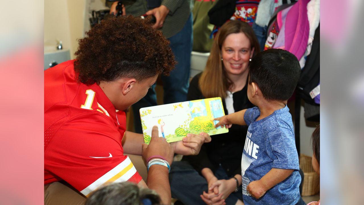 Patrick Mahomes announces he's having a child with fiancée, KLBK, KAMC