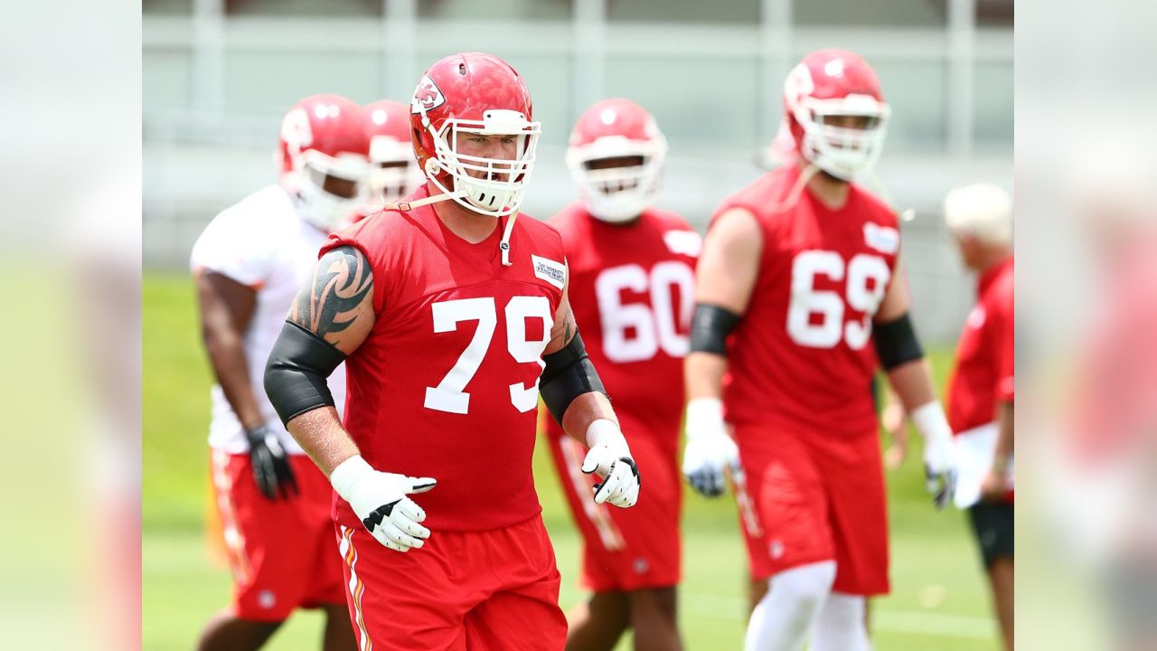 Travis Kelce: New Chiefs OL Parker Ehinger is “One of My Brothers From UC