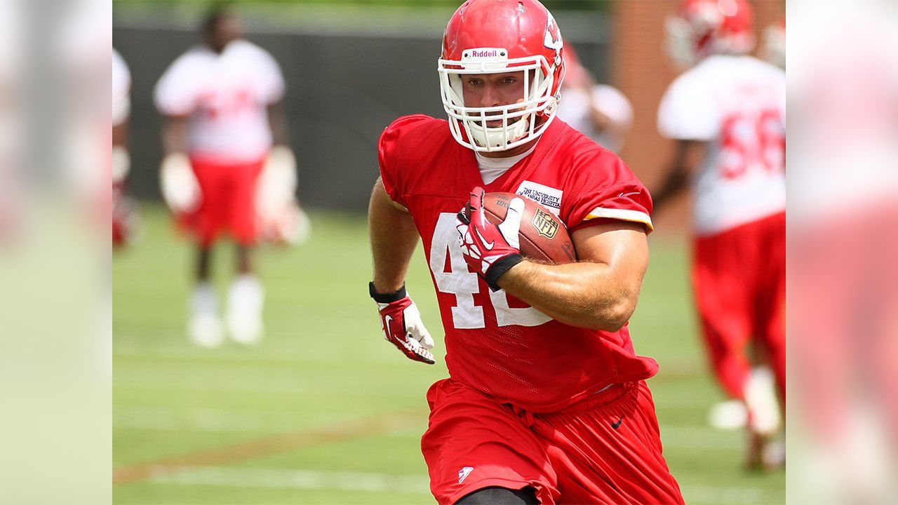 Chiefs' Running Back Anthony Sherman Has Some Fans In North Attleboro 