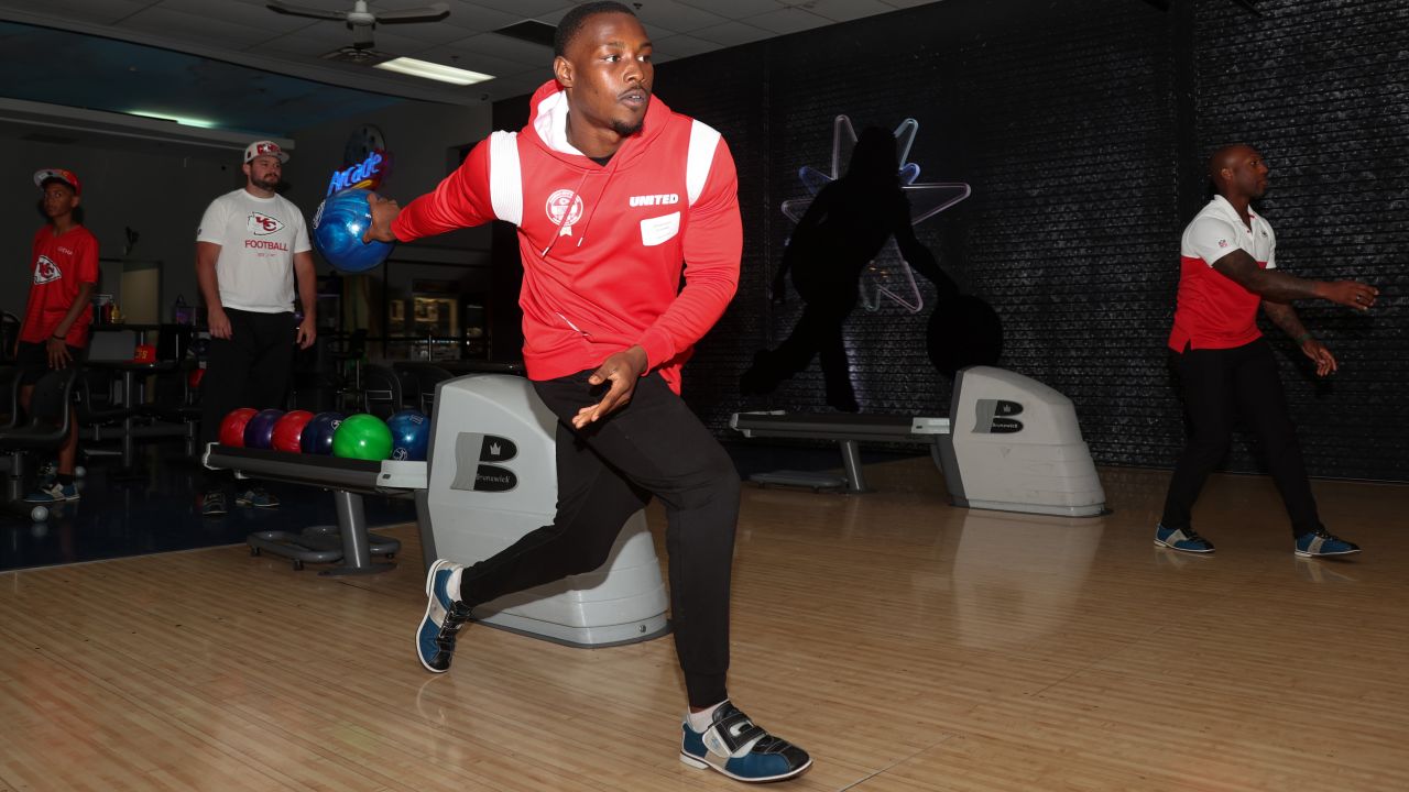 Rookie Club Goes Bowling with Chiefs Flag Youth