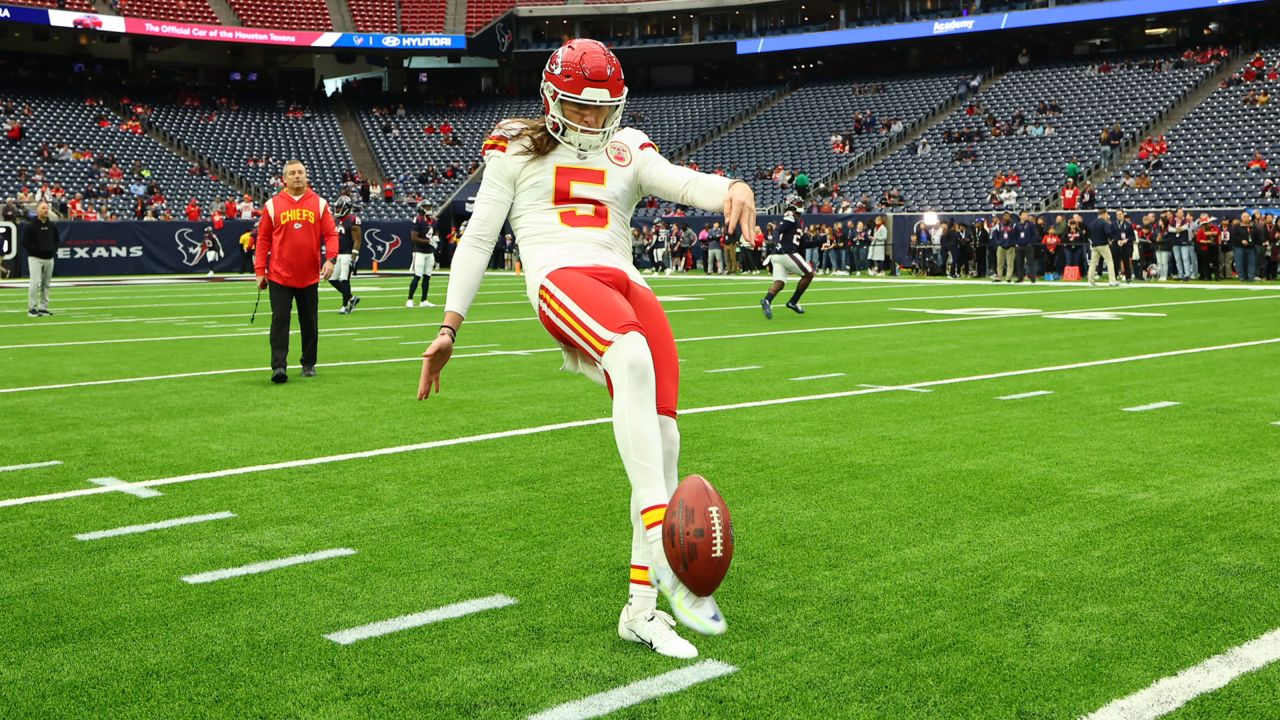 PREGAME SHOW: Watch warmups LIVE ahead of Texans vs. Chiefs 