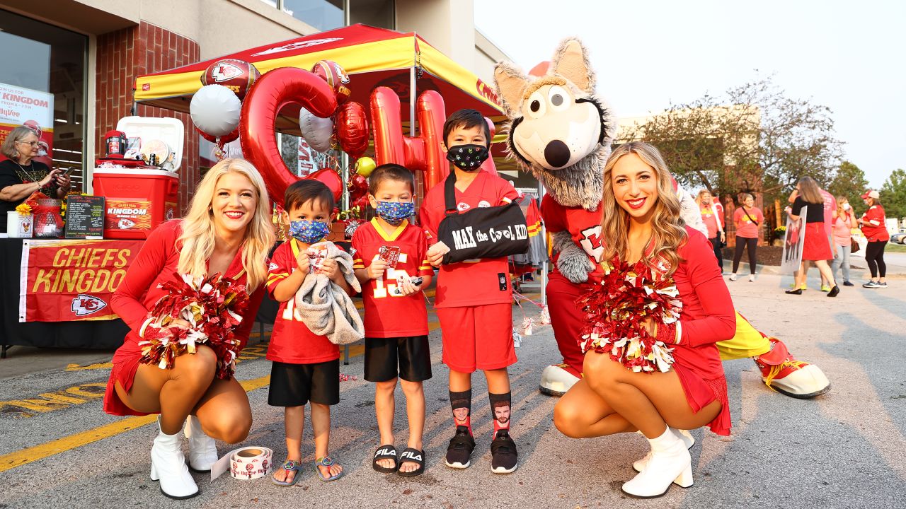 Chiefs fans wrap up Red Friday celebrations at Zona Rosa