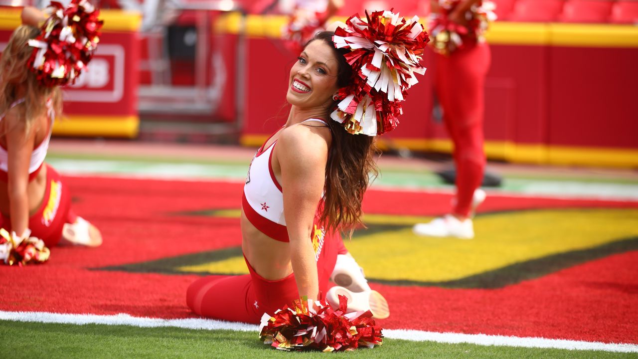 Chiefs Cheerleaders on X: This weekend is our Crucial Catch game! For all  games, but this one especially, we are cheering for our loved ones affected  by cancer ❤️ We encourage fans