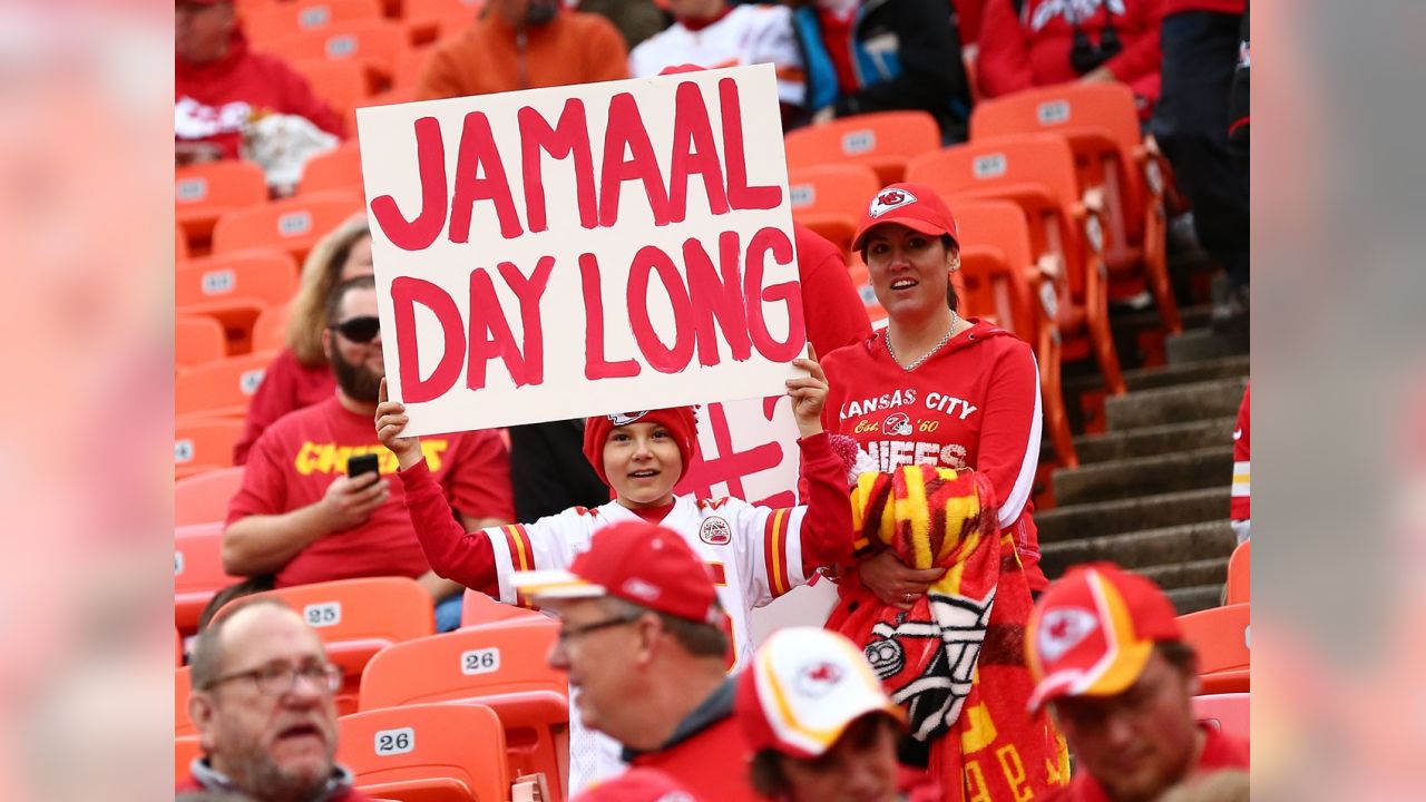 Kansas City Chiefs vs. Las Vegas Raiders. Fans support on NFL Game.  Silhouette of supporters, big screen with two rivals in background Stock  Photo - Alamy