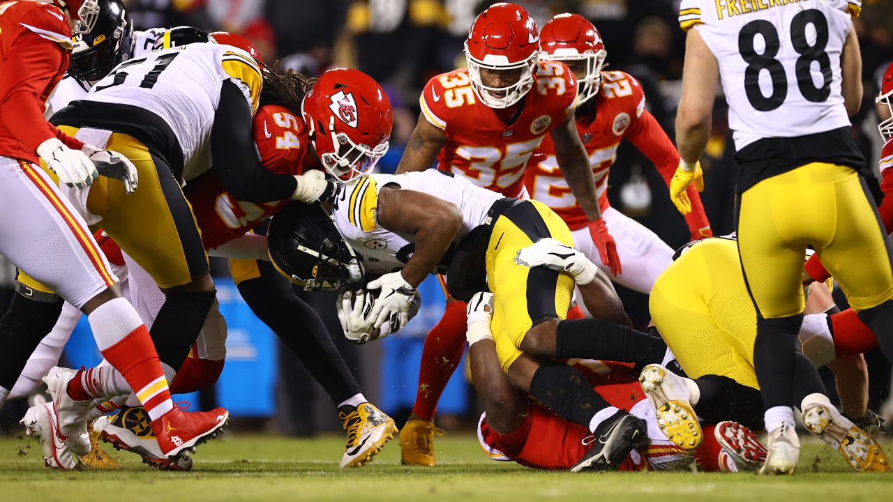 Photo Gallery: Chiefs vs. Steelers Game Action