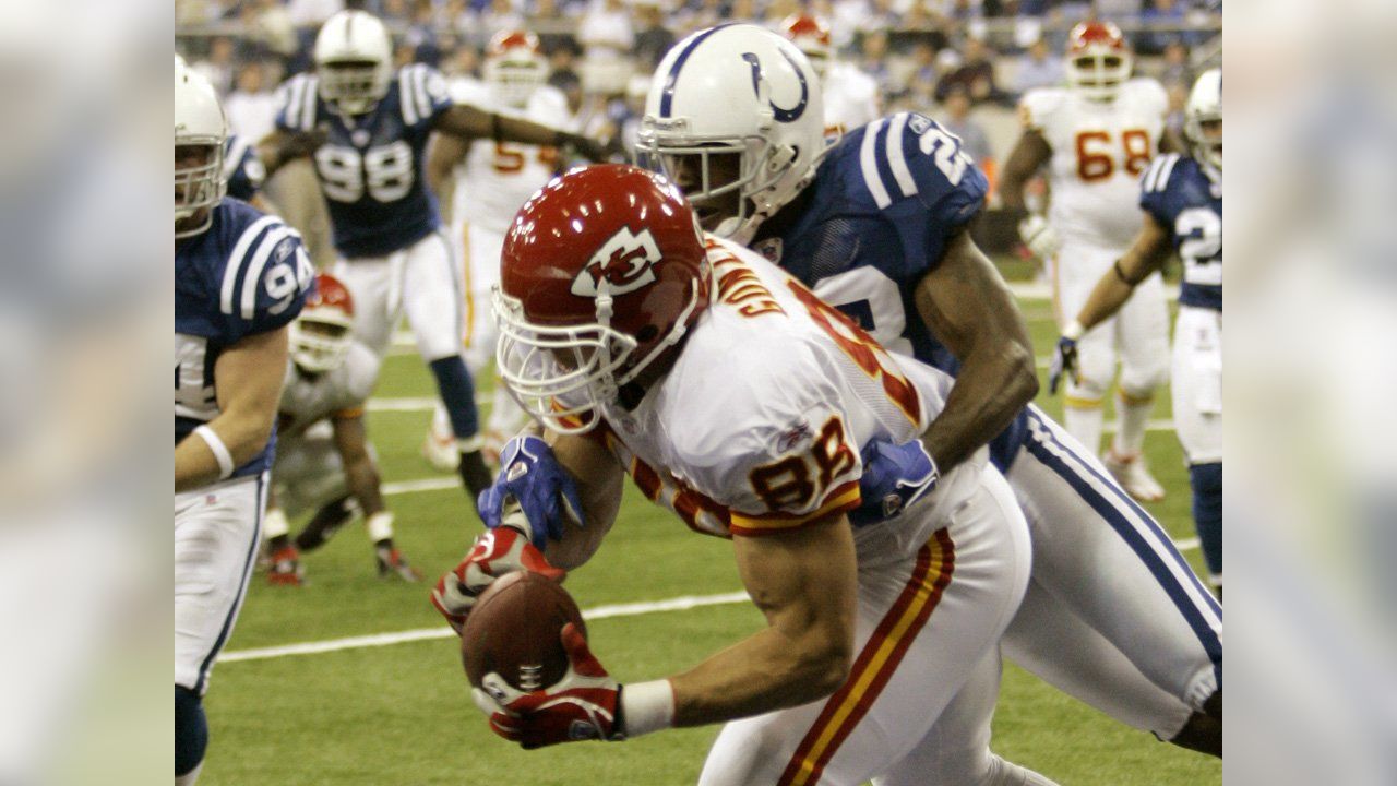 GOAT: Former Kansas City Chief Tony Gonzalez elected to NFL Hall of Fame