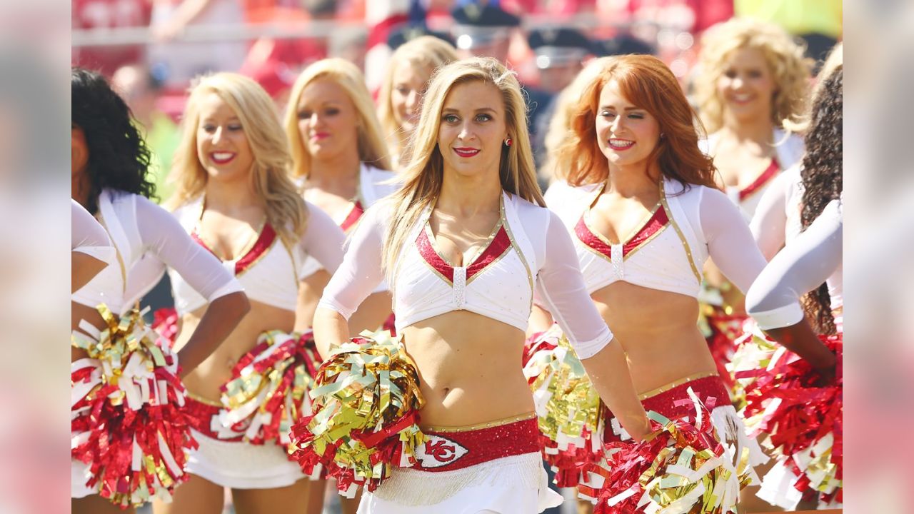 Chiefs Cheerleaders on X: Allison and Candace met two future