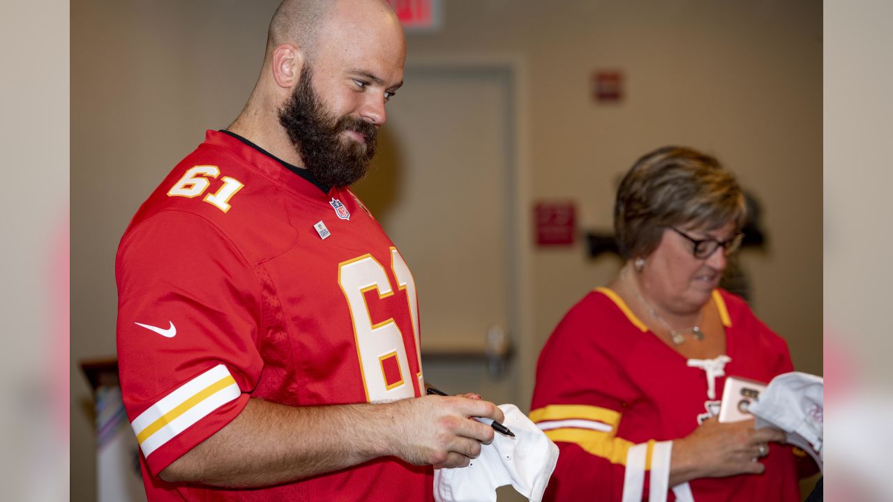 Chiefs will not exercise 2020 option on Cameron Erving - Arrowhead