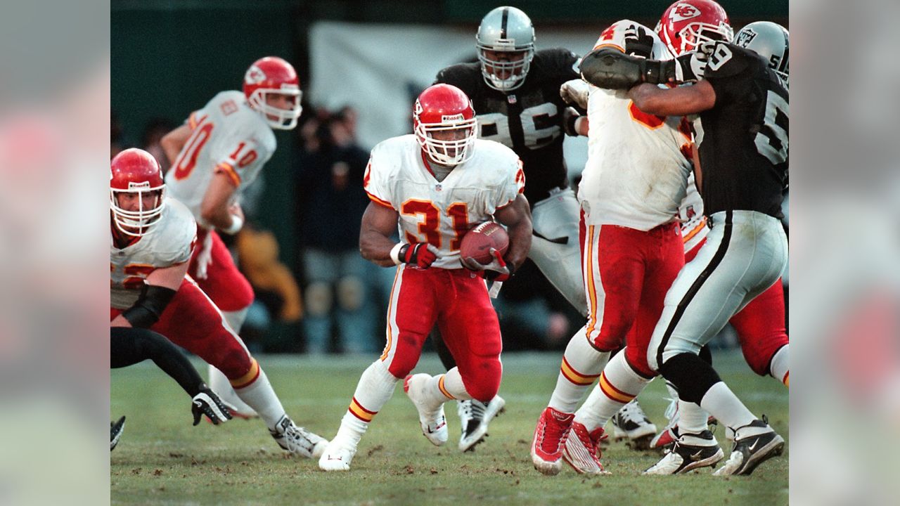 Photo Gallery: Chiefs vs Raiders Throwback