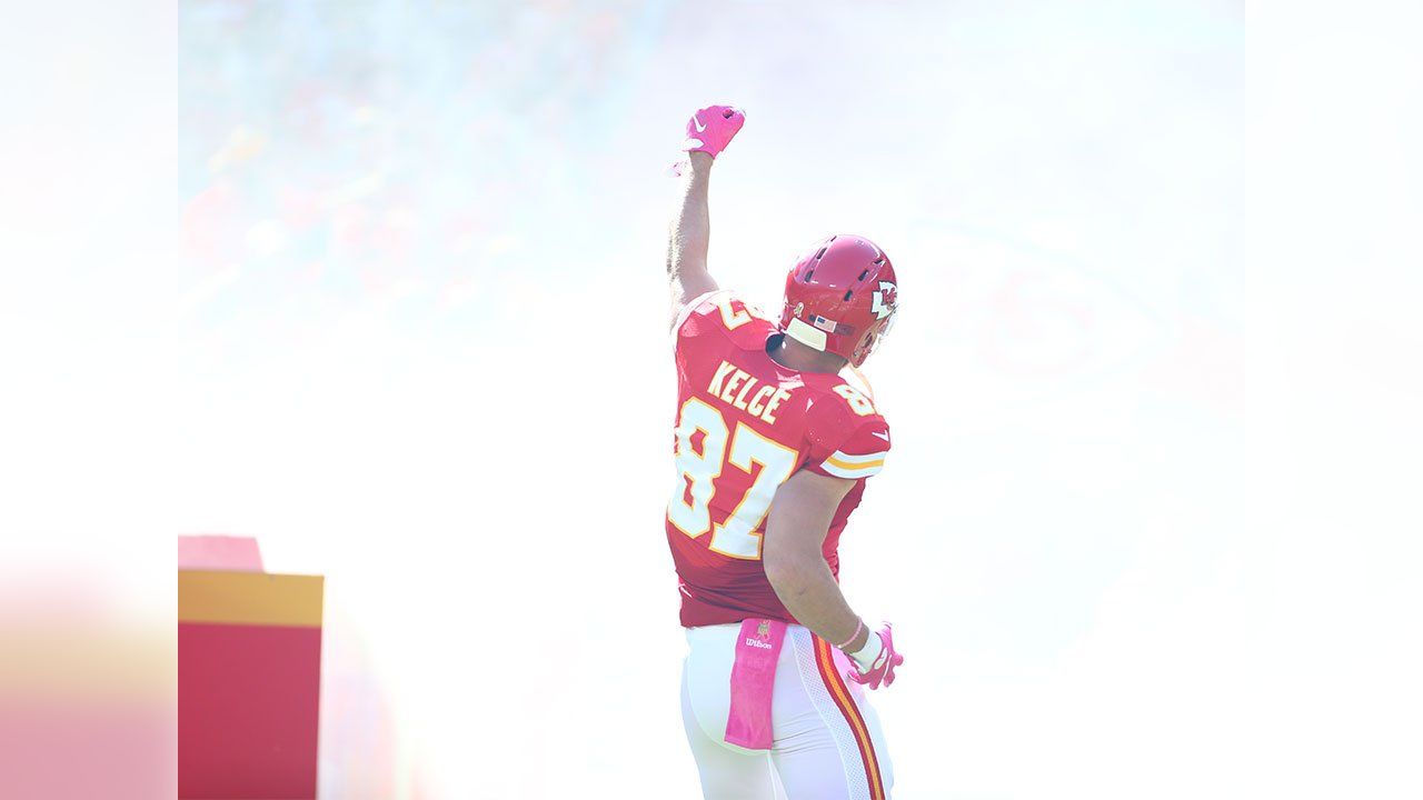 KC Chiefs TE Travis Kelce makes Sports Illustrated's “Fashionable