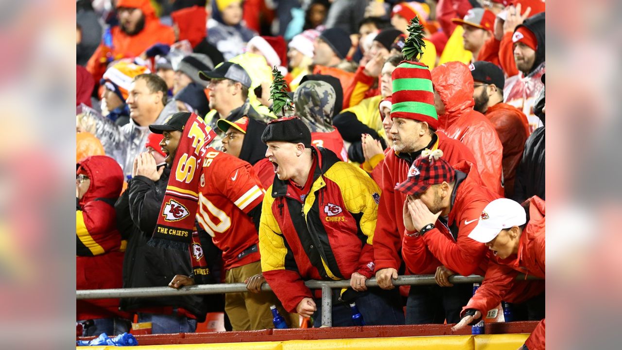 5,481 Kansas City Chiefs Fans Stock Photos, High-Res Pictures, and