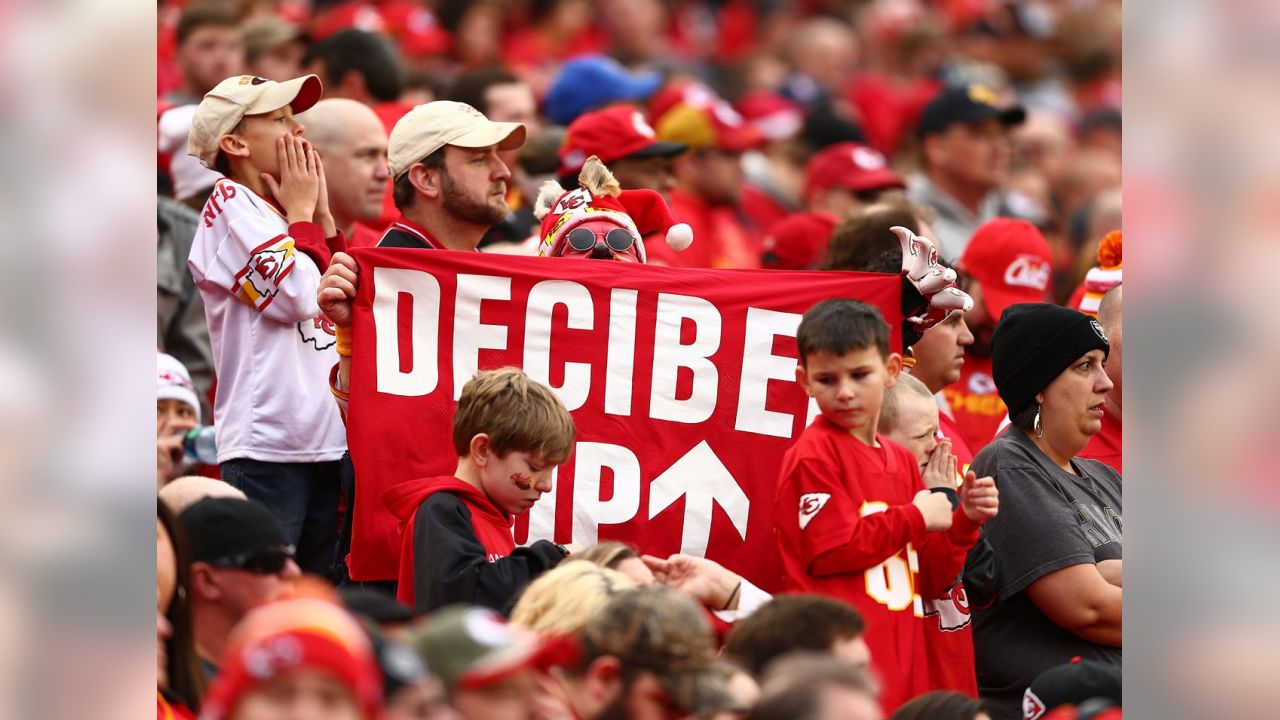 Kansas City Chiefs vs. Las Vegas Raiders. Fans support on NFL Game.  Silhouette of supporters, big screen with two rivals in background Stock  Photo - Alamy