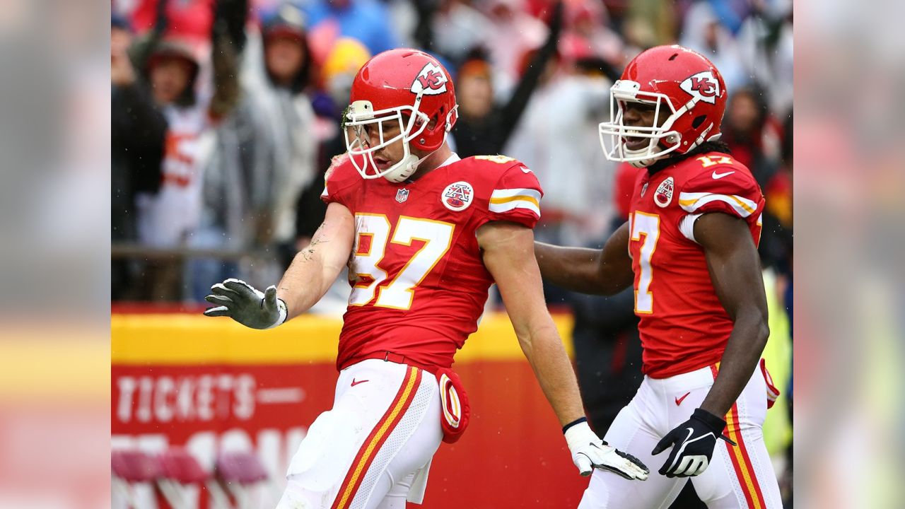 Kansas City Chiefs defensive tackle Dontari Poe (92) celebrates