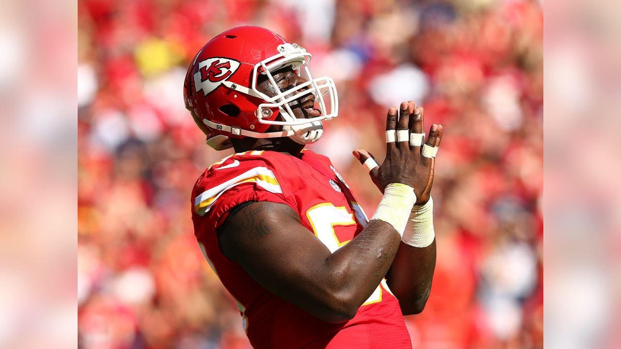 Justin Houston is the Chiefs' strong, silent star LB - Sports Illustrated