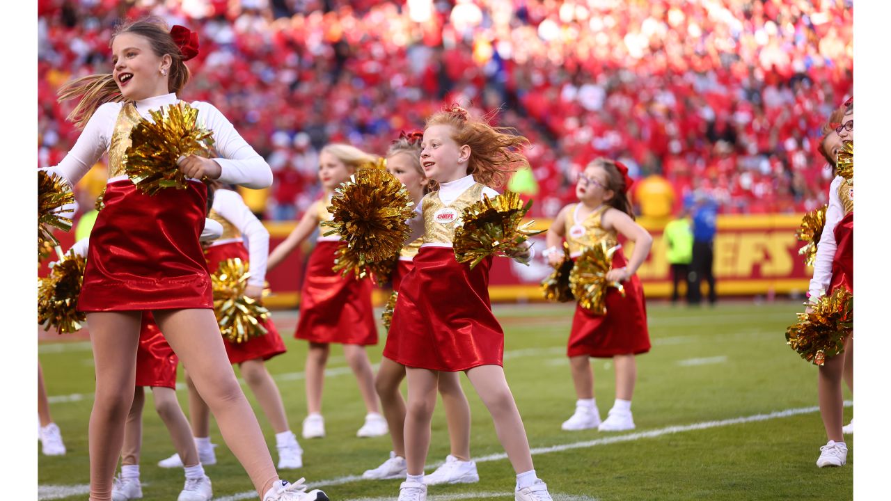 Photos: Junior Chiefs Cheerleaders Perform