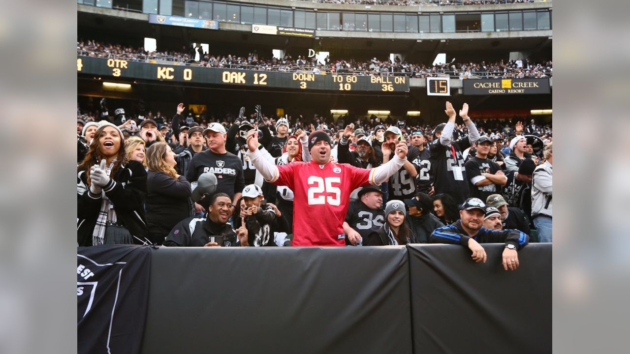 Photo Gallery: Chiefs vs Raiders Throwback