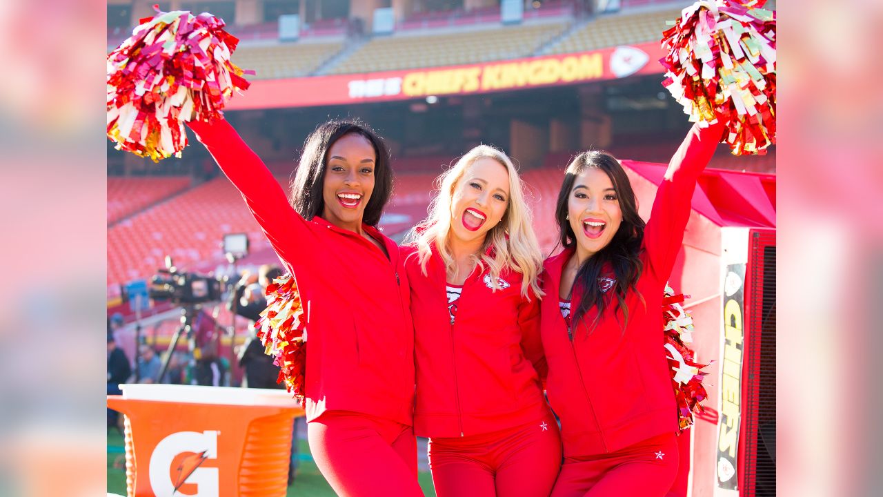 Photo Gallery: Cheerleaders Perform Vs. 49ers