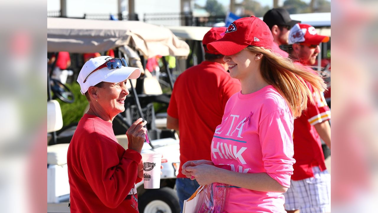 Kansas City Chiefs Real Chiefs Fans Wear Pink Breast Cancer t-shirt by  To-Tee Clothing - Issuu