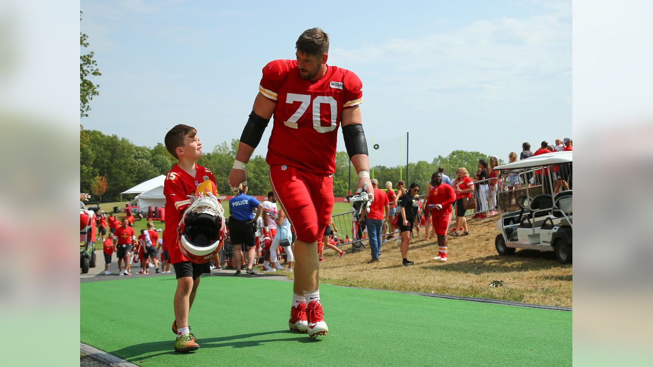 Severe weather rolls through KC Chiefs training camp Saturday, sends fans  home early