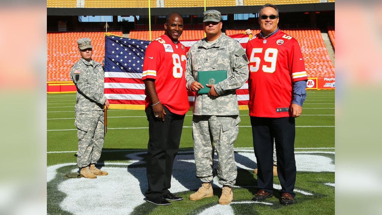 DVIDS - Images - 653rd RSG commander conducts reenlistment ceremony at NFL  game [Image 5 of 6]