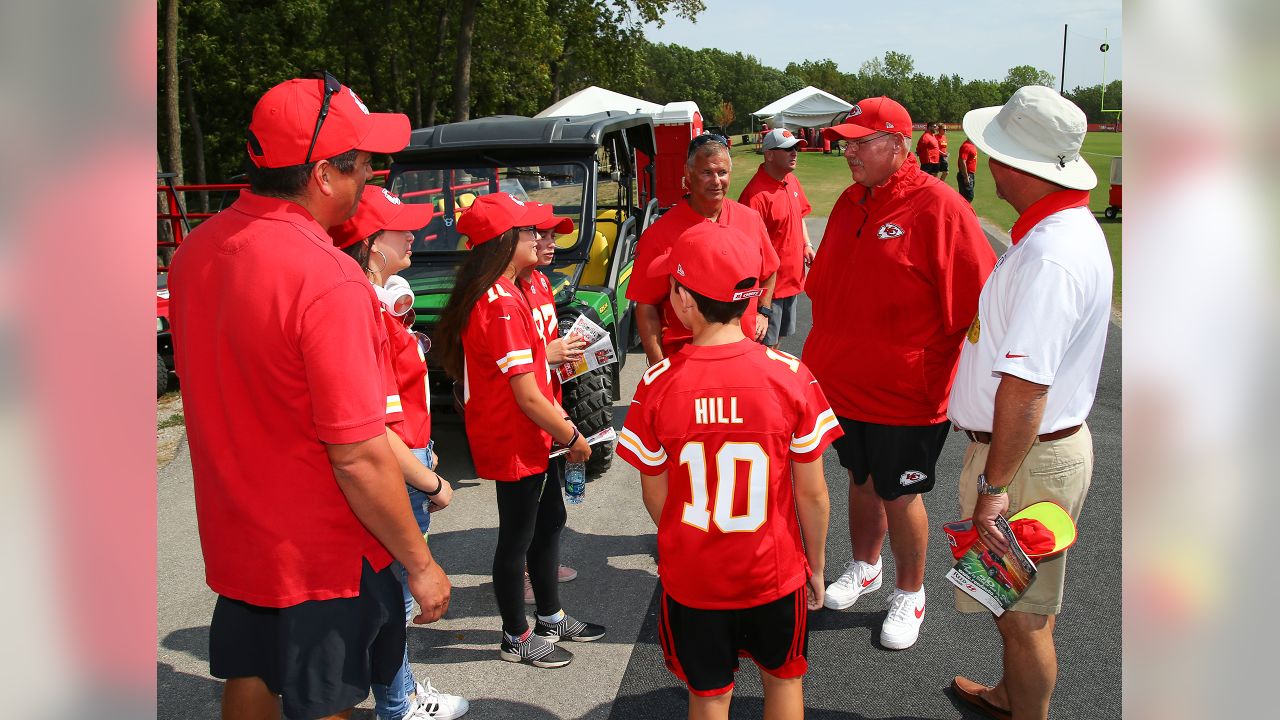 Chiefs welcome fans to first public practice