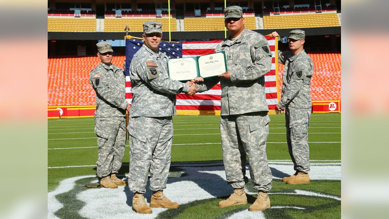 DVIDS - Images - 653rd RSG commander conducts reenlistment ceremony at NFL  game [Image 5 of 6]