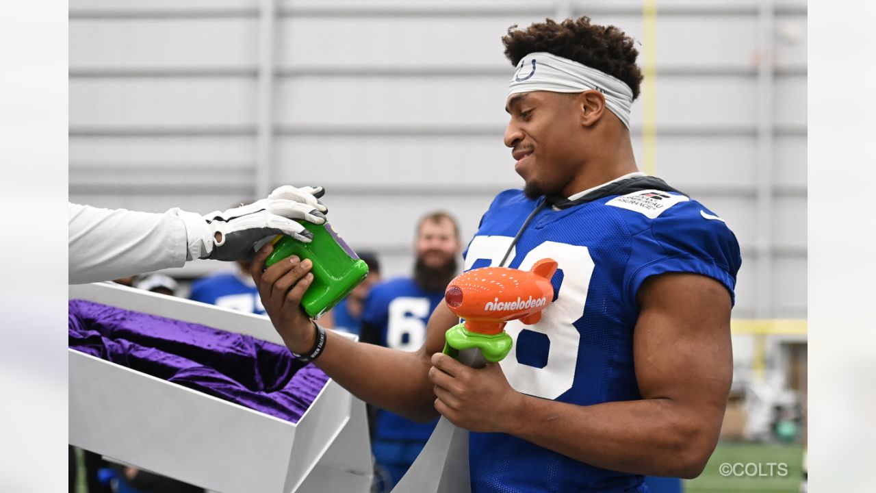 NickALive!: Indianapolis Colts' Jonathan Taylor Named NVP of 'NFL Slimetime'  Week 10