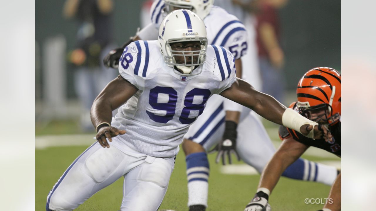 Indianapolis Colts induct Robert Mathis into Ring of Honor in Week 12