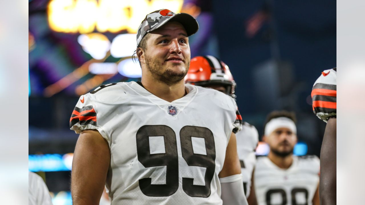 Cleveland Browns sign DT Taven Bryan - Dawgs By Nature