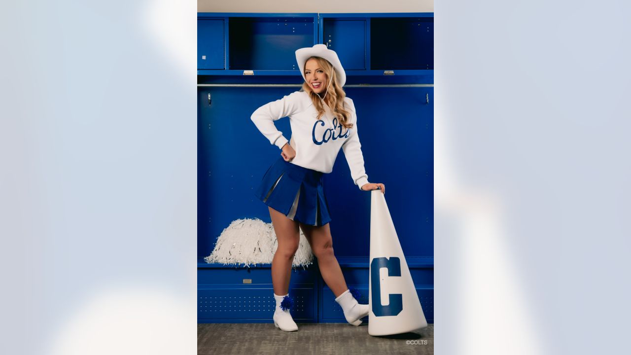 This is our (throwback) outfit of the day! #coltscheer #coltscheerlead