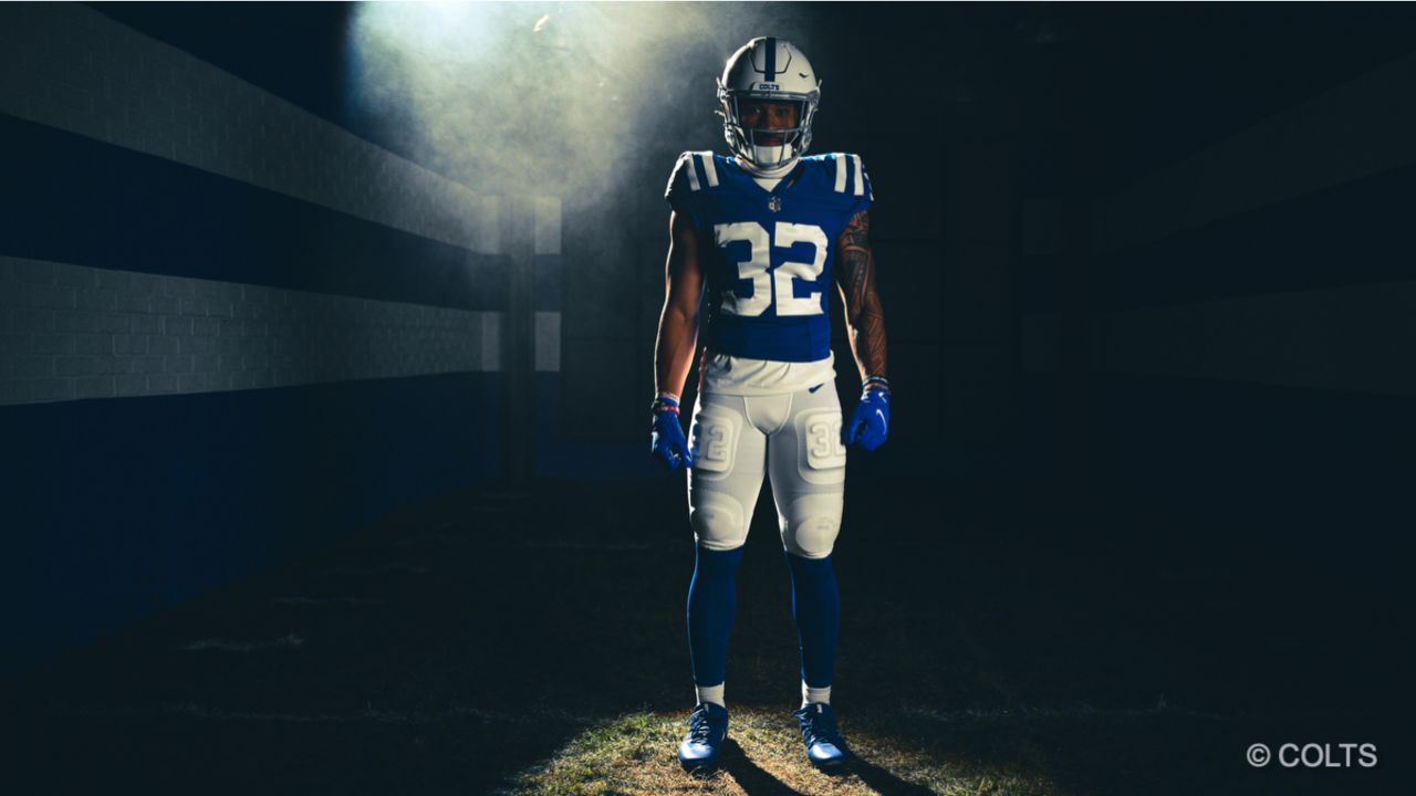 Indianapolis Colts safety Julian Blackmon (32) defends during an NFL  Football game in Arlington, Texas, Sunday, Dec. 4, 2022. (AP Photo/Michael  Ainsworth Stock Photo - Alamy